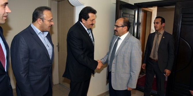 Vali İsmail Ustaoğlu Ticaret İl Müdürlüğü Ve Ticaret Ve Sanayi Odasını Ziyaret Etti