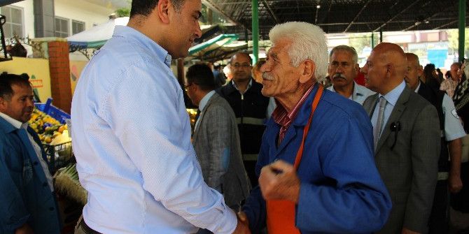 Başkan Taşdelen, Emek Pazarında Esnaf Ve Halkla Bir Araya Geldi
