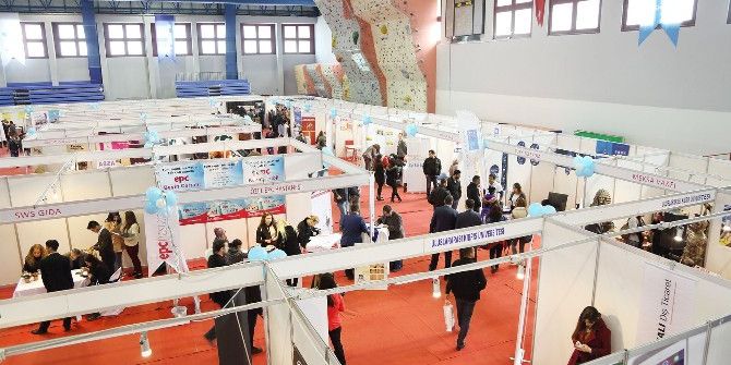 İş Arayanlar İş Verenlerle Buluşuyor