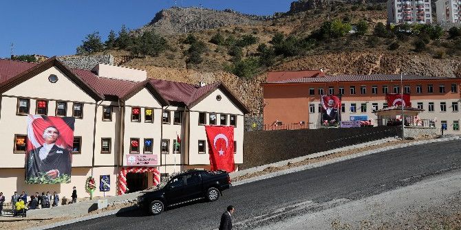 Gümüşhane’de 2 Yeni Okul Törenle Açıldı