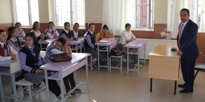 Milli Eğitim Müdürü Samsa Çöp Topladı