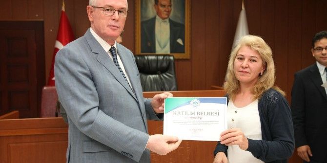 Petshop Eğitimine Katılanlara Sertifikaları Verildi