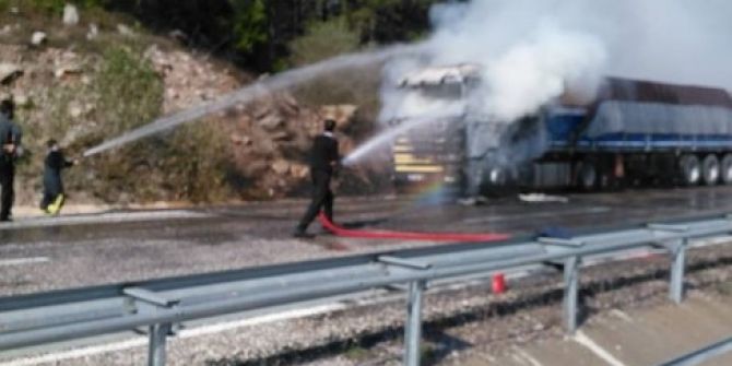 Kastamonu’da Seyir Halindeki Tır Yandı