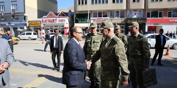 Orgeneral İsmail Serdar Savaş, Vali İsmail Ustaoğlu’nu Ziyaret Etti