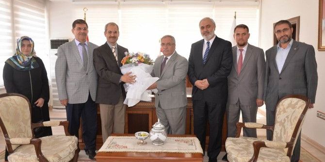 Vali Nayir: Dinimizin İlk Emri Oku