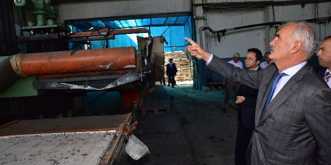 Başkan Yılmaz Alüminyum Fabrikasını İnceledi