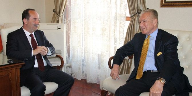 Uğur Dündar, Edirne Kitap Fuarına Geliyor