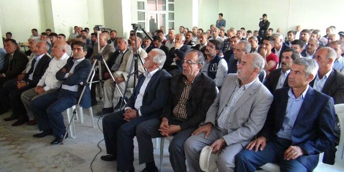 Silvan Belediyesi’ne Kayyum Olarak Atanan Kaymakam Murat Kütük, Vatandaşlarla Bir Araya Geldi