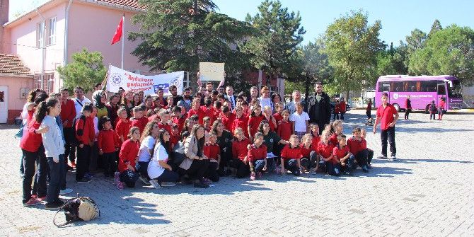 ’Aydınlığını Paylaşmaktan Korkmayın, Her Kıvılcım Bir Kitap Olsun’ Projesi