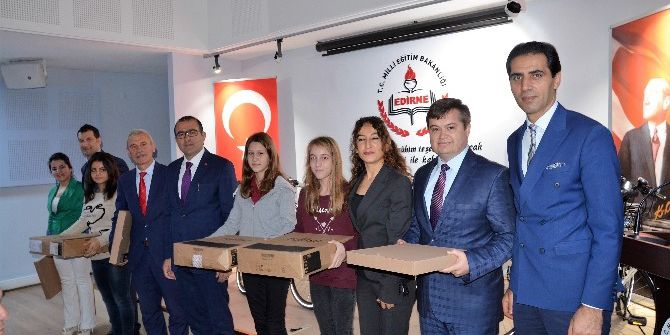 Edirne’de ‘Öğrenciler Ab’yi Öğreniyor Projesi’ Yarışmalarında Dereceye Girenlere Ödül