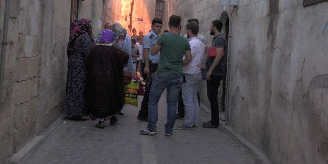 Kadın Cinayetine Giden Polisler İki Kişinin Hayatını Kurtardı