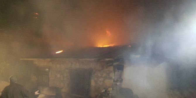 Çemişgezek’te Bir Gün Arayla 5 Ev Ve 2 Ahırı Kundakladılar