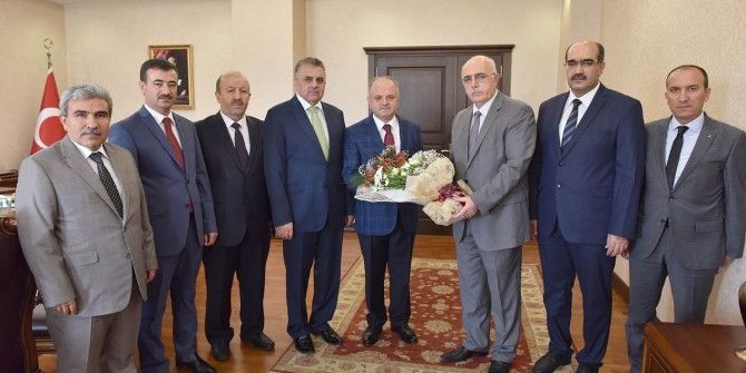 Vali Özdemir Çakacak, İl Müftüsü Melek’i Kabul Etti