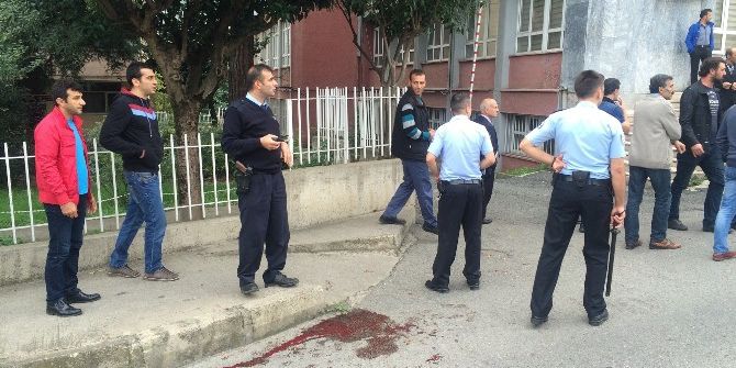 Kendisi Gibi Afgan Uyruklu Eşini Kalbinden Bıçaklayarak Öldürdü