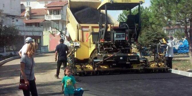 Marmaraereğlisi’nde Okulların Çevresinde Asfalt Çalışmaları Hızla Devam Ediyor