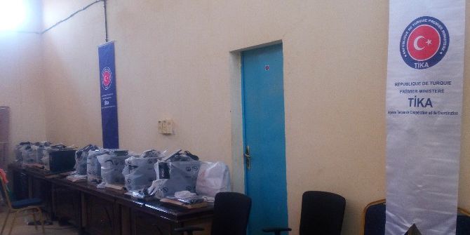 Nijer’de Agadez Üniversitesi’ne Ekipman Ve Malzeme Desteği