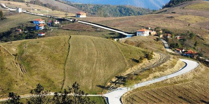 Kırsal Mahalleler Beton Yollarla Örülüyor
