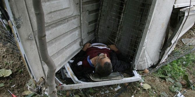 Hindi Yüklü Kamyon Şarampole Uçtu