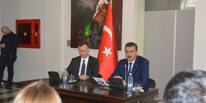 Bakan Tüfenkci, Gürcistan’da Türk İşadamlarıyla Görüştü