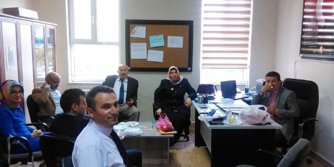 Müdür Yardımcısına Sürpriz Doğum Günü Kutlaması