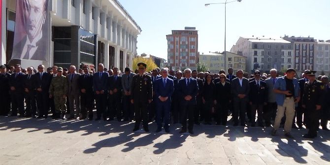 Atatürk’ün Kars’a Gelişinin 92. Yıldönümü Törenlerle Kutlandı
