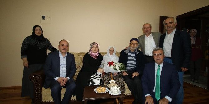 Başkanlardan Asırlık Çınarlara Ziyaret