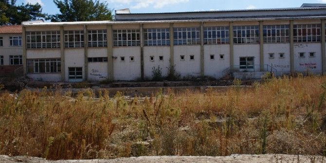 Yıkılan Okulun Yer Teslimi Yapıldı