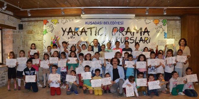 Kuşadası’nda Çocukların Belge Heyecanı