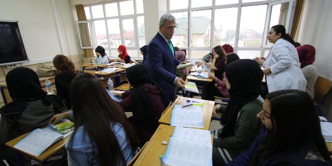 Başkan Akcan Lise Ziyaretlerine Devam Ediyor