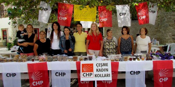 Chp Çeşme Kadın Kollarından Minik Öğrencilere Destek Kermesi