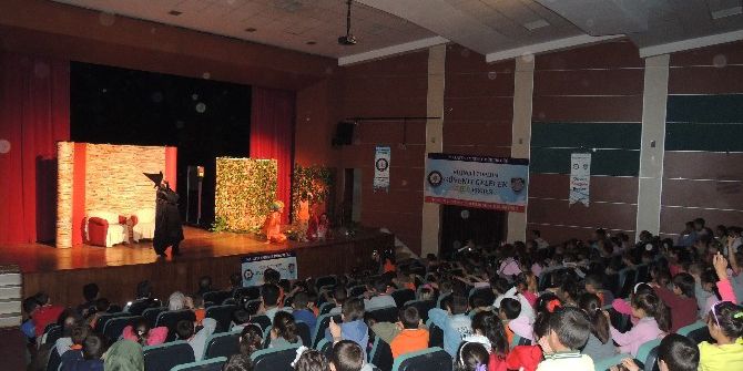 Emniyetten Öğrencilere Yönelik Tiyatro Gösterisi