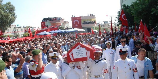 Mersin Şehidini Son Yolculuğuna Uğurladı