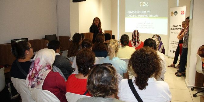 Evde Güvenilir Gıda Ve Sağlıklı Mutfak Sırları Semineri Gerçekleştirildi.