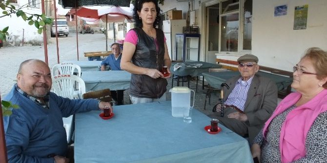 Ağacık’da Çaya Kadın Eli Değdi