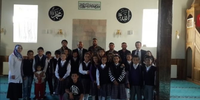 Öğrenciler Çıldır Merkez Camisini Gezdi