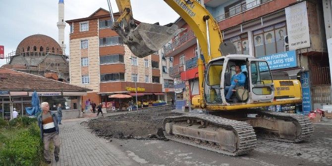 Alaplı Belediyesi Asfalt Serim Çalışmalarını Sürdürüyor