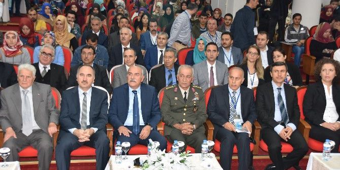 Sinop’ta ‘Uluslararası Gençlik Ve Ahlak Sempozyumu’ Başladı