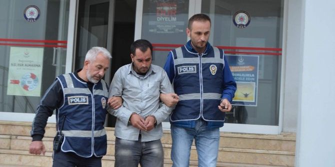 Kendisini Terk Eden Eşini Sokak Ortasında Defalarca Bıçaklayarak Öldüren Afgan Uyruklu Şahıs Çıkartıldığı Mahkemece Tutuklandı