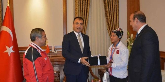 Malatya Valisi Mustafa Toprak Kick Boks Dünya 3’üncüsünü Ağırladı