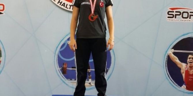 Adıyamanlı Bayan Halterci Türkiye Şampiyonu Oldu