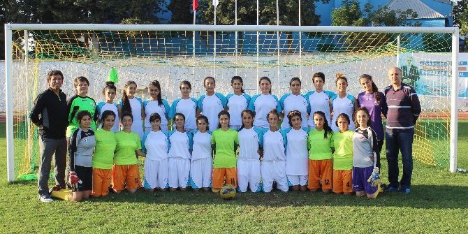 Adıyaman’ın İlk Ve Tek Kız Futbol Takımı Bu Yıl 3. Lig’de Oynayacak