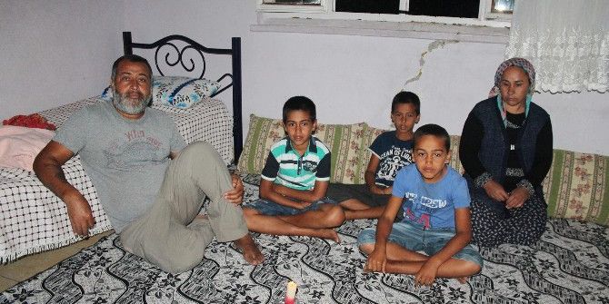 9 Aydır Elektriksiz, Susuz Evde Yaşıyorlar