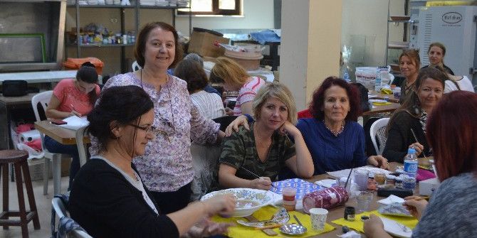 Çini Yaparak Sabrı Öğreniyorlar