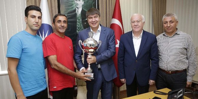 Şampiyonlardan Türel’e Ziyaret