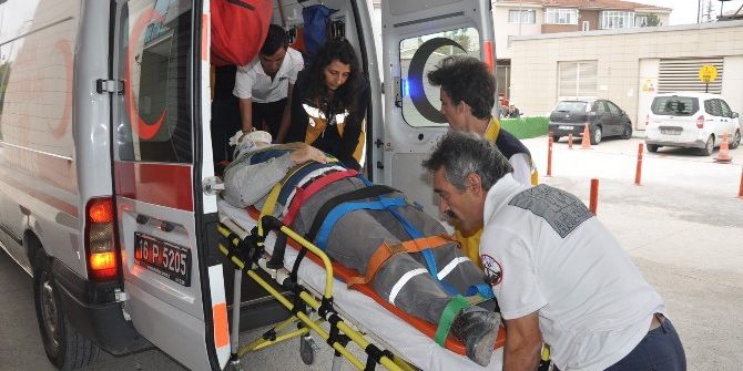 Fabrika Çatısından Düşen Suriyeli Ağır Yaralandı