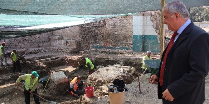 Kütahya’daki Kazılarda Germiyanoğulları Dönemine Hamam Ve Mescit Bulundu