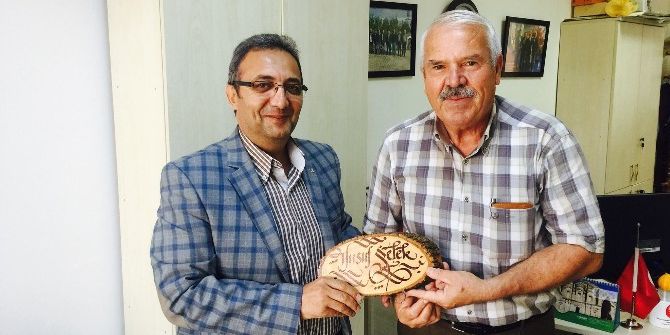 Muhtardan Tepebaşı Belediyesi’ne Teşekkür Ziyareti