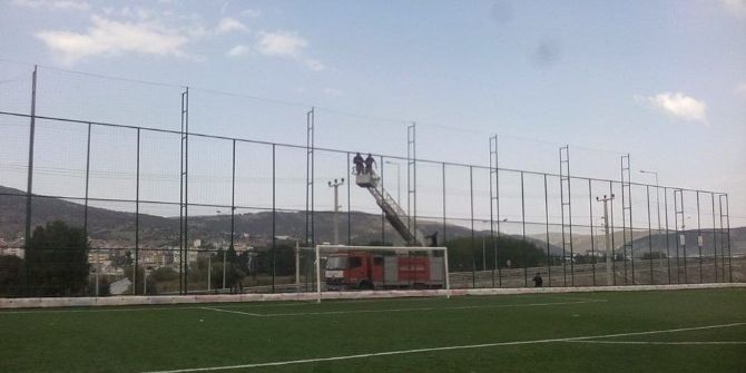 Bozüyük’te Sentetik Sahanın Eksikleri Giderildi