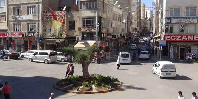 Nobel Barış Ödülü’nün Kolombiya Devlet Başkanı Santos’a Verilmesine Tepki