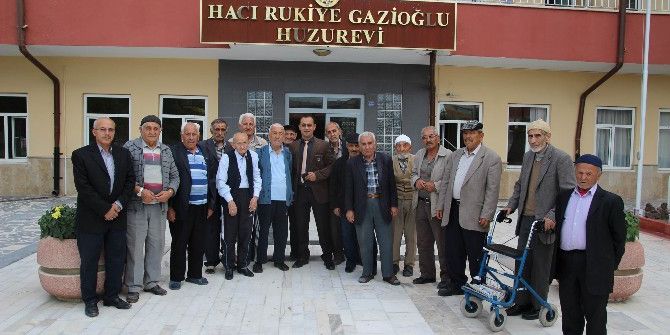 Yaşlılara 5 Yıldızlı Otel Konforunda Huzurevi